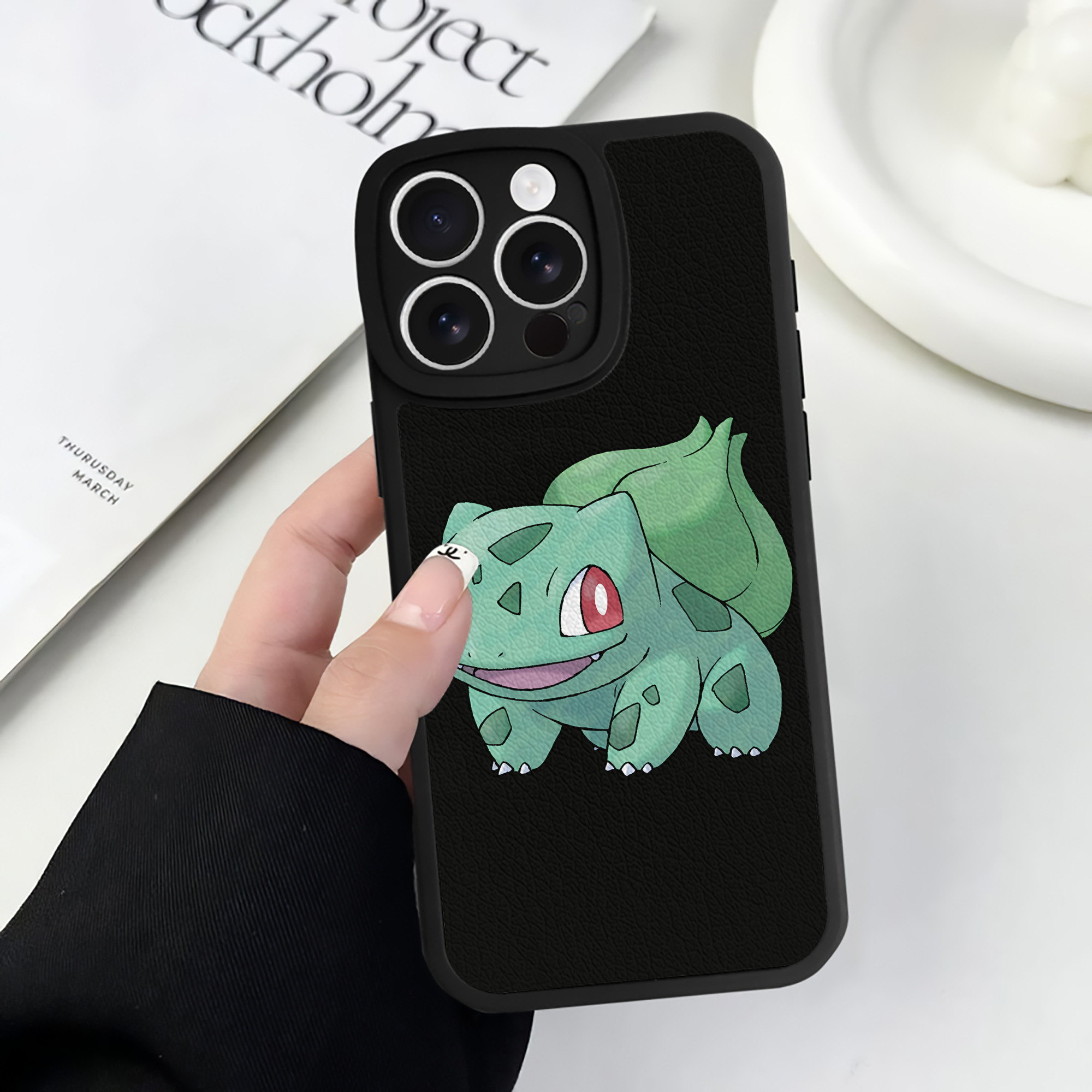 （画像用） ポケットモンスター Pokémon 【iPhone 16シリーズ対応】シリコンスマホケース（レザー調） 材質：シリコン